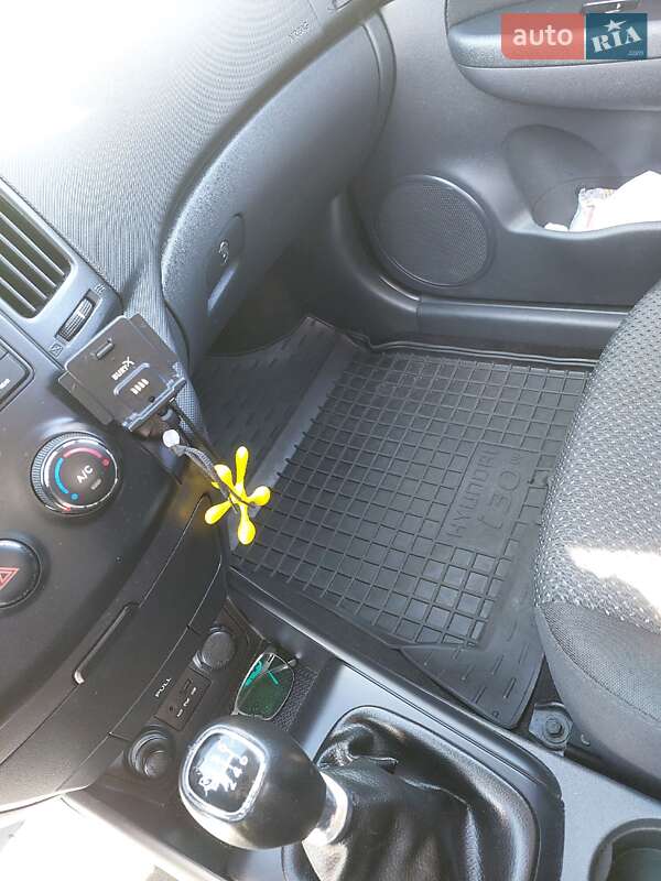 Универсал Hyundai i30 2010 в Львове фото 19 Универсал Hyundai i30 2010 в Львове