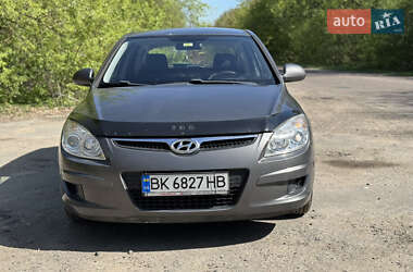Хэтчбек Hyundai i30 2008 в 