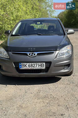 Хэтчбек Hyundai i30 2008 в 