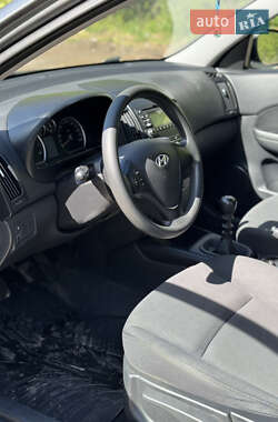 Хэтчбек Hyundai i30 2008 в 