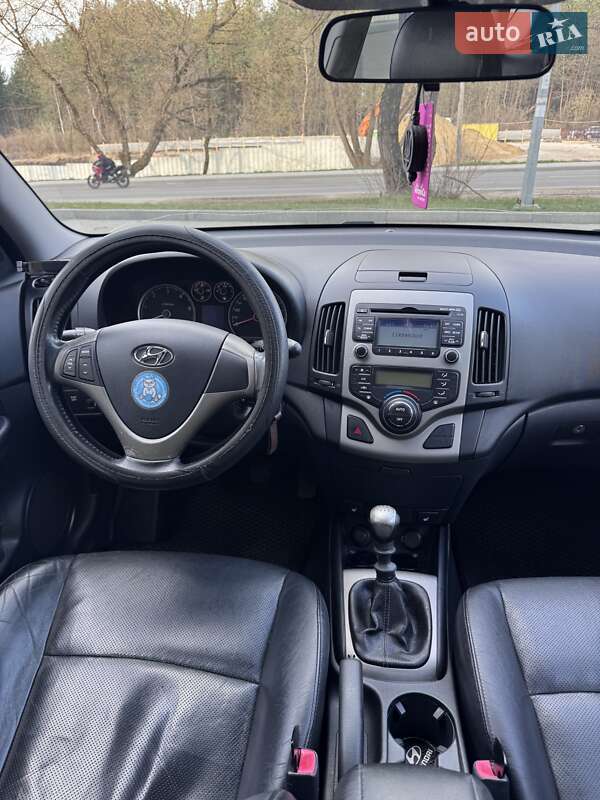 Універсал Hyundai i30 2008 в Новояворівську