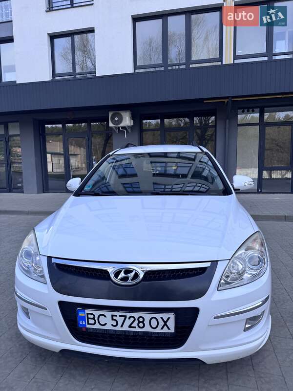 Універсал Hyundai i30 2008 в Новояворівську