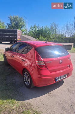Хетчбек Hyundai i30 2009 в 