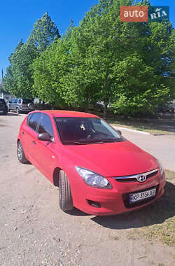 Хетчбек Hyundai i30 2009 в 