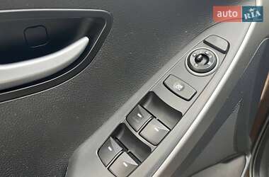 Хетчбек Hyundai i30 2012 в 