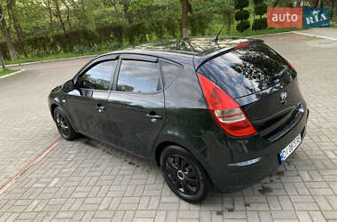 Хэтчбек Hyundai i30 2007 в 