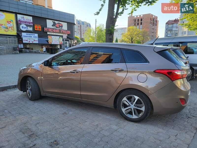 Универсал Hyundai i30 2015 в Калуше