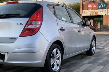 Хэтчбек Hyundai i30 2010 в 