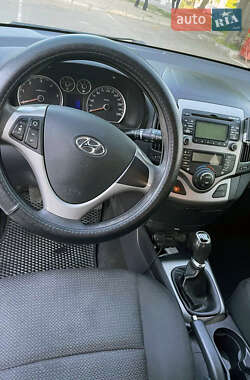 Хетчбек Hyundai i30 2011 в 
