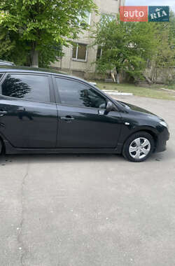 Хэтчбек Hyundai i30 2011 в 