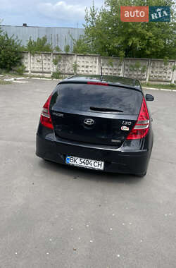Хэтчбек Hyundai i30 2011 в 