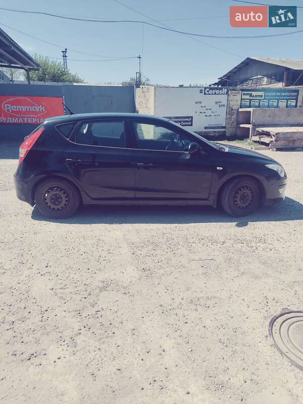 Хэтчбек Hyundai i30 2011 в Днепре