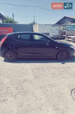 Хэтчбек Hyundai i30 2011 в 