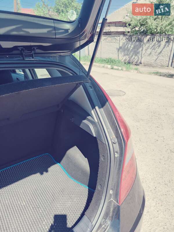 Хэтчбек Hyundai i30 2011 в Днепре