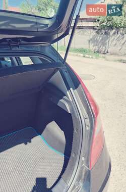 Хэтчбек Hyundai i30 2011 в 