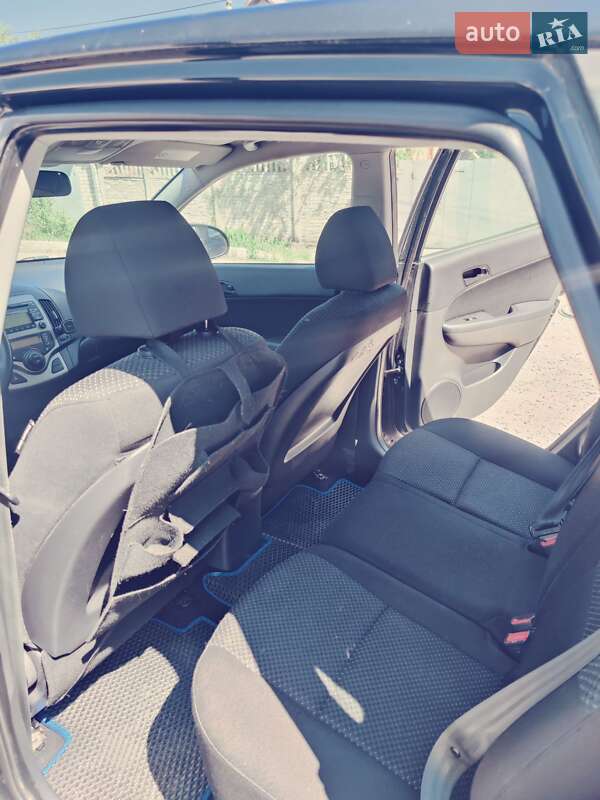 Хэтчбек Hyundai i30 2011 в Днепре