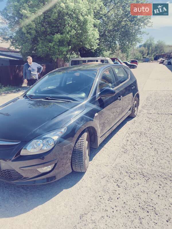 Хэтчбек Hyundai i30 2011 в Днепре