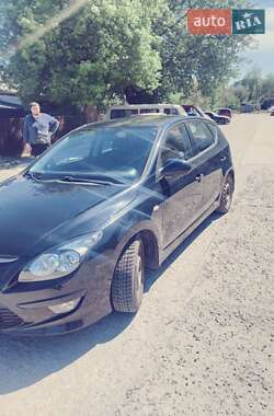 Хэтчбек Hyundai i30 2011 в 