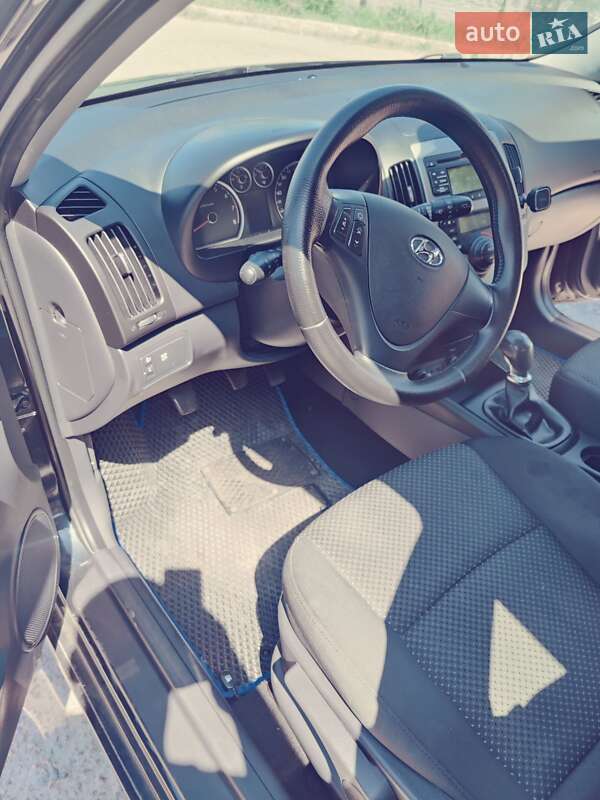 Хэтчбек Hyundai i30 2011 в Днепре