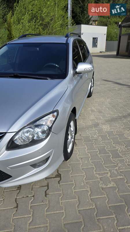 Універсал Hyundai i30 2012 в Яремчі