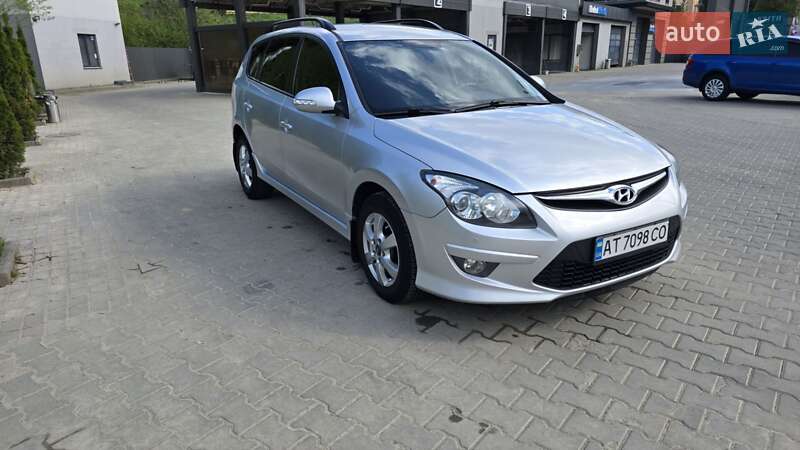 Універсал Hyundai i30 2012 в Яремчі