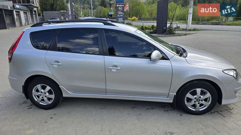 Універсал Hyundai i30 2012 в Яремчі