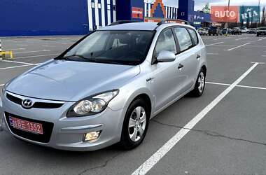 Универсал Hyundai i30 2010 в 