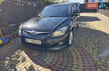 Хэтчбек Hyundai i30 2011 в Винниках