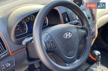 Хэтчбек Hyundai i30 2010 в 