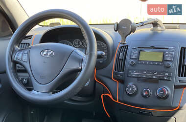 Хэтчбек Hyundai i30 2010 в 