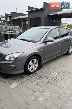 Хэтчбек Hyundai i30 2011 в Ужгороде