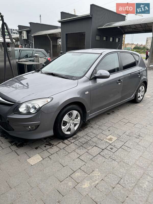 Hyundai i30 2011