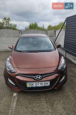 Універсал Hyundai i30 2013 в Рівному