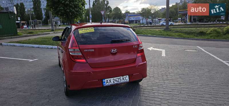Хэтчбек Hyundai i30 2010 в Харькове