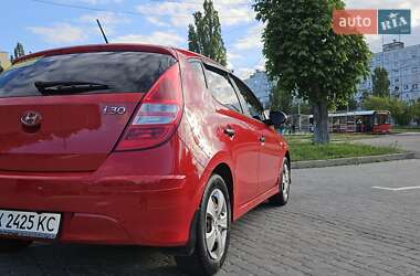 Хэтчбек Hyundai i30 2010 в 