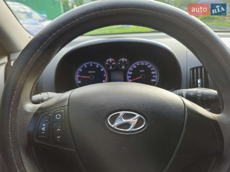Хэтчбек Hyundai i30 2010 в Харькове