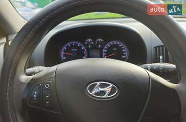 Хэтчбек Hyundai i30 2010 в 