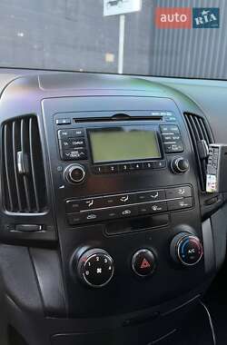Хетчбек Hyundai i30 2010 в 