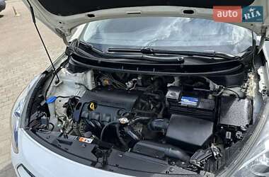 Хэтчбек Hyundai i30 2012 в 