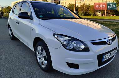 Хэтчбек Hyundai i30 2008 в Харькове