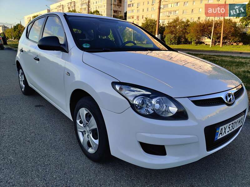 Хэтчбек Hyundai i30 2008 в 