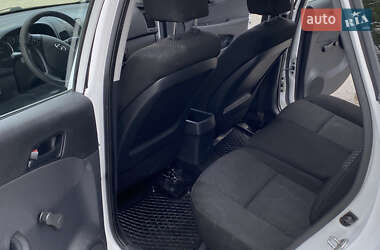 Хэтчбек Hyundai i30 2010 в 