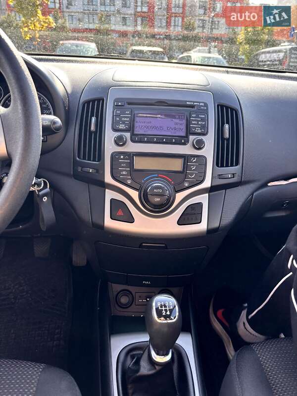 Хетчбек Hyundai i30 2012 в Рівному
