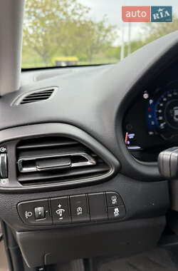 Хетчбек Hyundai i30 2022 в 