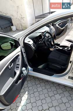Хэтчбек Hyundai i30 2012 в 