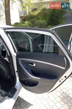 Хэтчбек Hyundai i30 2012 в 