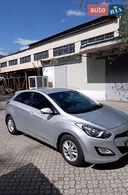 Хэтчбек Hyundai i30 2012 в 