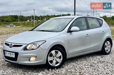 Хэтчбек Hyundai i30 2009 в 