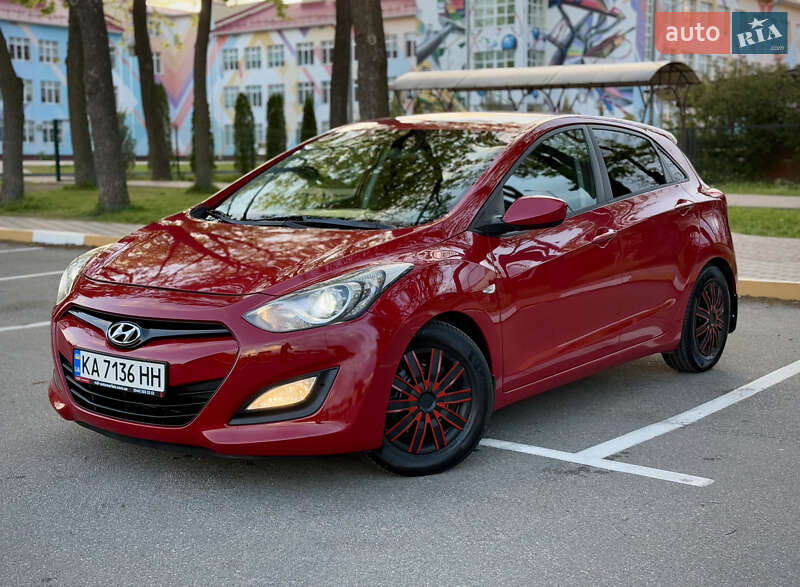 Хэтчбек Hyundai i30 2013 в 