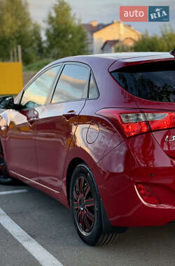 Хэтчбек Hyundai i30 2013 в 